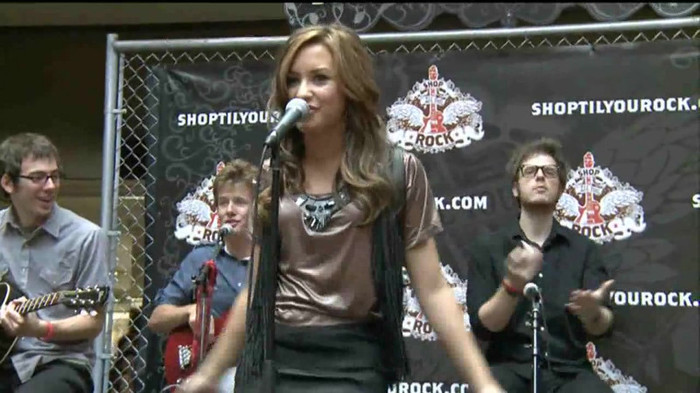 Demi Lovato  Live at Glendale Galleria  in LA for Cambio in HD 03163