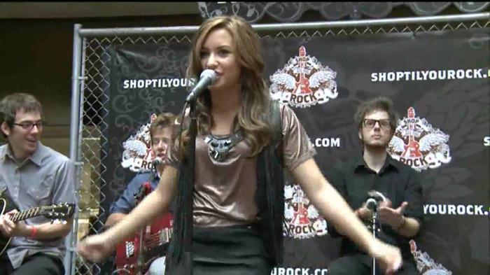 Demi Lovato  Live at Glendale Galleria  in LA for Cambio in HD 03167