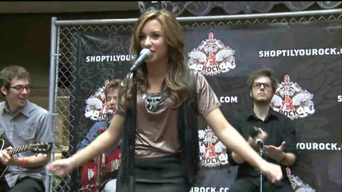 Demi Lovato  Live at Glendale Galleria  in LA for Cambio in HD 03168