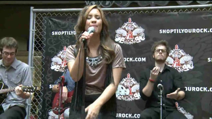 Demi Lovato  Live at Glendale Galleria  in LA for Cambio in HD 03214 - Demilush - Live at Glendale Galleria in LA for Cambio Part oo6