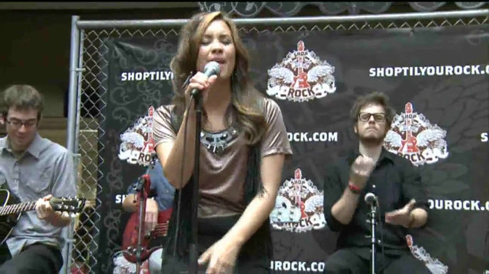 Demi Lovato  Live at Glendale Galleria  in LA for Cambio in HD 03215 - Demilush - Live at Glendale Galleria in LA for Cambio Part oo6
