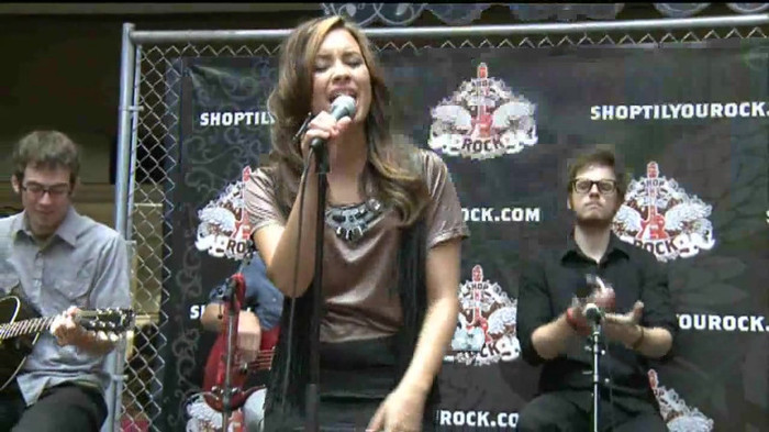 Demi Lovato  Live at Glendale Galleria  in LA for Cambio in HD 03220 - Demilush - Live at Glendale Galleria in LA for Cambio Part oo6