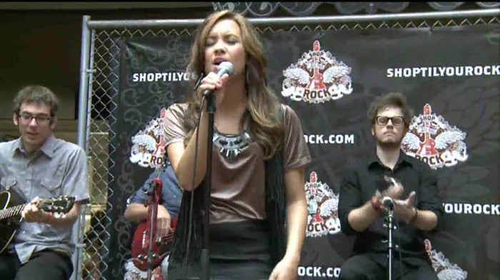Demi Lovato  Live at Glendale Galleria  in LA for Cambio in HD 03230 - Demilush - Live at Glendale Galleria in LA for Cambio Part oo6