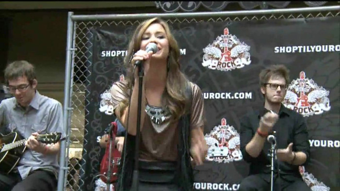Demi Lovato  Live at Glendale Galleria  in LA for Cambio in HD 03306