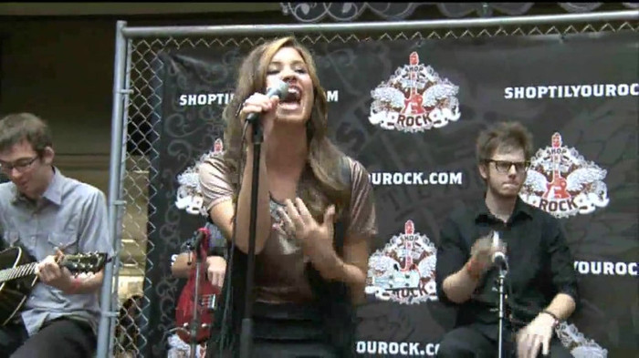Demi Lovato  Live at Glendale Galleria  in LA for Cambio in HD 03311 - Demilush - Live at Glendale Galleria in LA for Cambio Part oo6