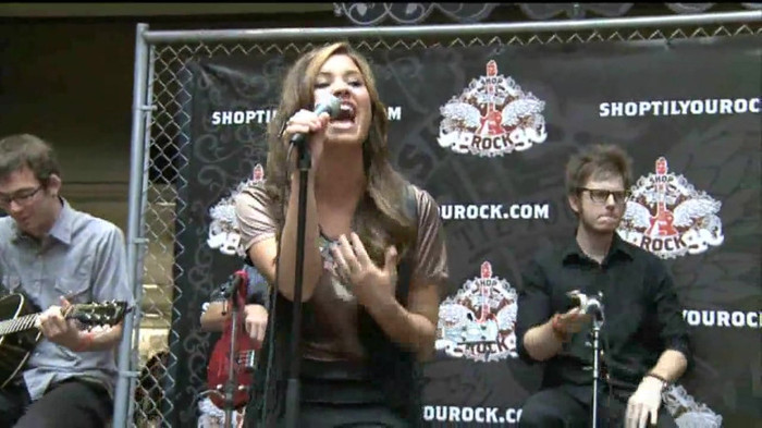 Demi Lovato  Live at Glendale Galleria  in LA for Cambio in HD 03312 - Demilush - Live at Glendale Galleria in LA for Cambio Part oo6