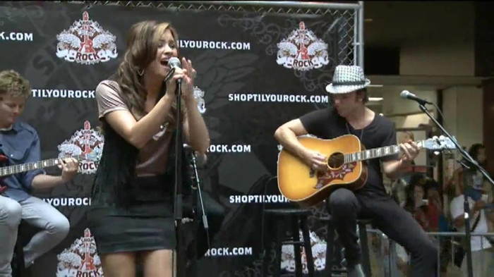 Demi Lovato  Live at Glendale Galleria  in LA for Cambio in HD 03383 - Demilush - Live at Glendale Galleria in LA for Cambio Part oo6