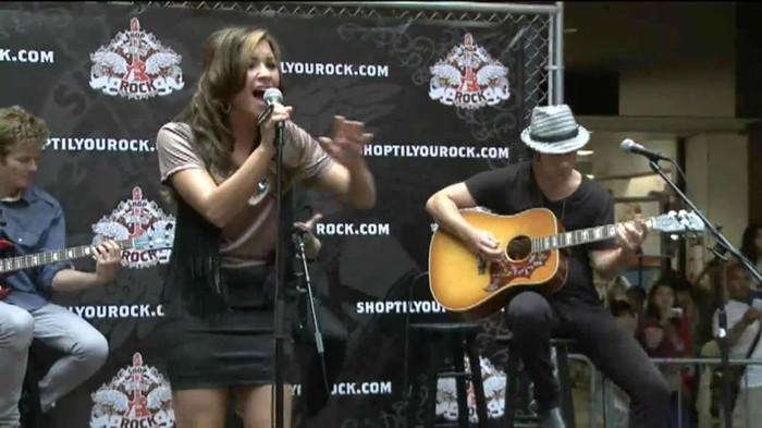 Demi Lovato  Live at Glendale Galleria  in LA for Cambio in HD 03389
