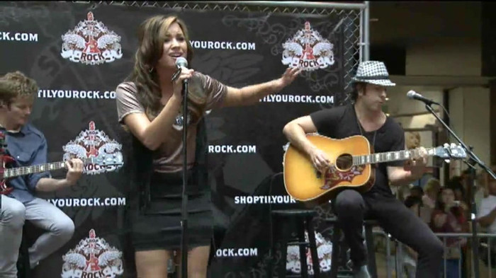 Demi Lovato  Live at Glendale Galleria  in LA for Cambio in HD 03397 - Demilush - Live at Glendale Galleria in LA for Cambio Part oo6