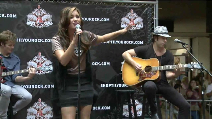 Demi Lovato  Live at Glendale Galleria  in LA for Cambio in HD 03399 - Demilush - Live at Glendale Galleria in LA for Cambio Part oo6