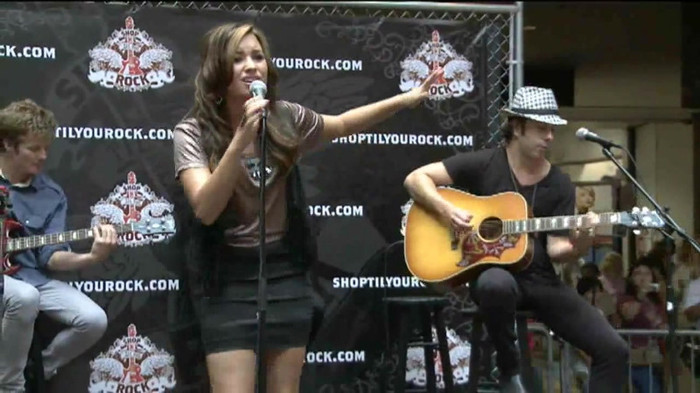 Demi Lovato  Live at Glendale Galleria  in LA for Cambio in HD 03400 - Demilush - Live at Glendale Galleria in LA for Cambio Part oo6