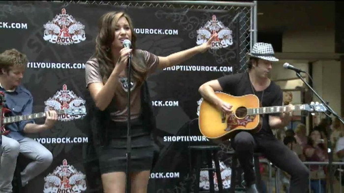 Demi Lovato  Live at Glendale Galleria  in LA for Cambio in HD 03401 - Demilush - Live at Glendale Galleria in LA for Cambio Part oo6