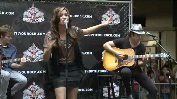 Demi Lovato  Live at Glendale Galleria  in LA for Cambio in HD 03404 - Demilush - Live at Glendale Galleria in LA for Cambio Part oo6