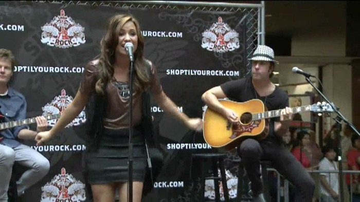 Demi Lovato  Live at Glendale Galleria  in LA for Cambio in HD 03432 - Demilush - Live at Glendale Galleria in LA for Cambio Part oo6