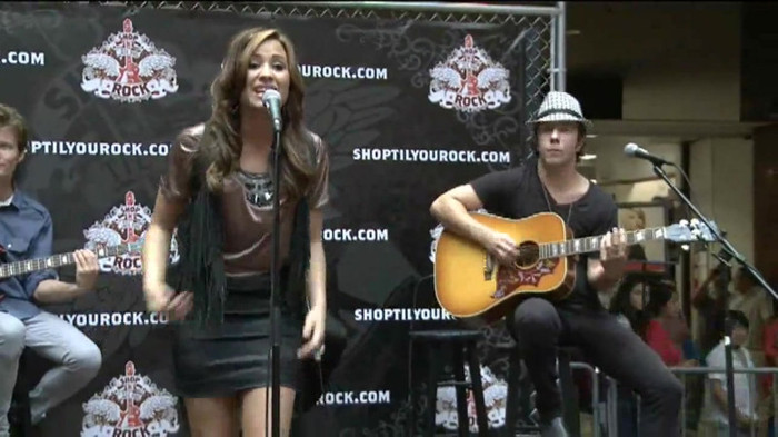 Demi Lovato  Live at Glendale Galleria  in LA for Cambio in HD 03444 - Demilush - Live at Glendale Galleria in LA for Cambio Part oo6