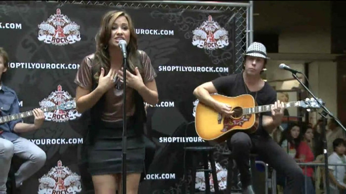 Demi Lovato  Live at Glendale Galleria  in LA for Cambio in HD 03455
