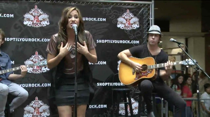 Demi Lovato  Live at Glendale Galleria  in LA for Cambio in HD 03458