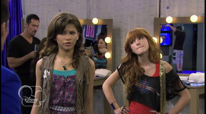 ჯ Omg !! :O Nicolle Here ???:O