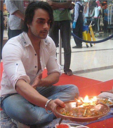 Angad Hasija in Love [47]