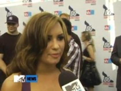 Vh1 Do Something Awards 2010-Red Carpet Interview (480) - Demilush - Vh1 Do Something Awards 2010 - Red Carpet Interview Part oo2