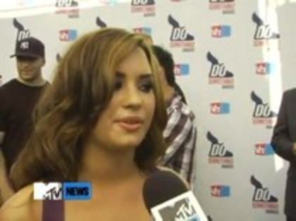 Vh1 Do Something Awards 2010-Red Carpet Interview (483) - Demilush - Vh1 Do Something Awards 2010 - Red Carpet Interview Part oo2