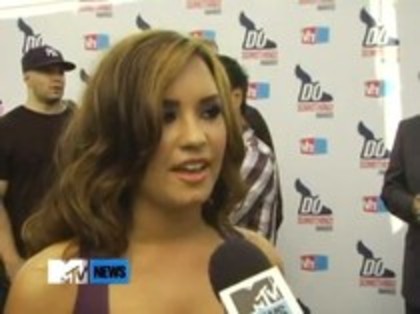 Vh1 Do Something Awards 2010-Red Carpet Interview (493) - Demilush - Vh1 Do Something Awards 2010 - Red Carpet Interview Part oo2