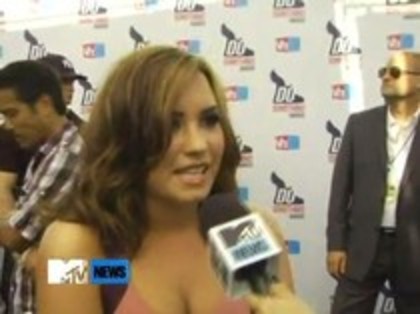 Vh1 Do Something Awards 2010-Red Carpet Interview (508) - Demilush - Vh1 Do Something Awards 2010 - Red Carpet Interview Part oo2