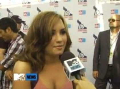 Vh1 Do Something Awards 2010-Red Carpet Interview (509) - Demilush - Vh1 Do Something Awards 2010 - Red Carpet Interview Part oo2