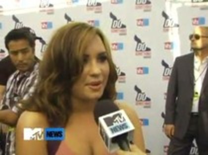 Vh1 Do Something Awards 2010-Red Carpet Interview (510) - Demilush - Vh1 Do Something Awards 2010 - Red Carpet Interview Part oo2