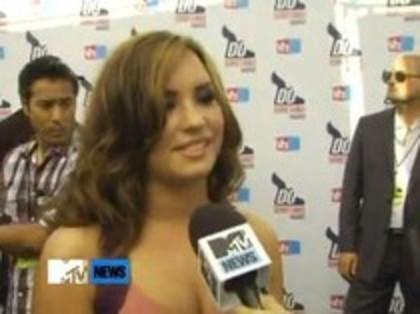 Vh1 Do Something Awards 2010-Red Carpet Interview (511) - Demilush - Vh1 Do Something Awards 2010 - Red Carpet Interview Part oo2
