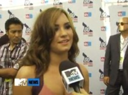 Vh1 Do Something Awards 2010-Red Carpet Interview (512) - Demilush - Vh1 Do Something Awards 2010 - Red Carpet Interview Part oo2