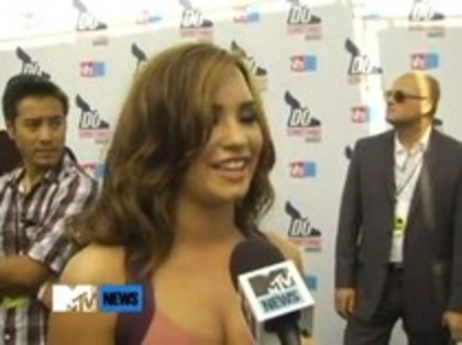 Vh1 Do Something Awards 2010-Red Carpet Interview (518)