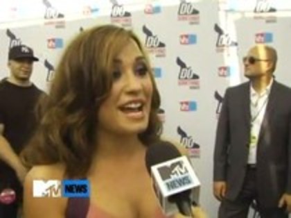 Vh1 Do Something Awards 2010-Red Carpet Interview (525)