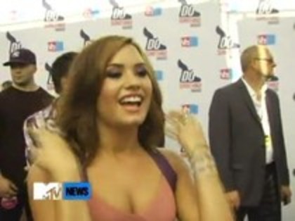 Vh1 Do Something Awards 2010-Red Carpet Interview (960)