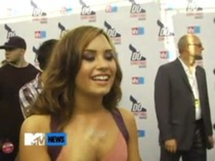 Vh1 Do Something Awards 2010-Red Carpet Interview (962)