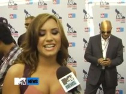 Vh1 Do Something Awards 2010-Red Carpet Interview (995) - Demilush - Vh1 Do Something Awards 2010 - Red Carpet Interview Part oo3