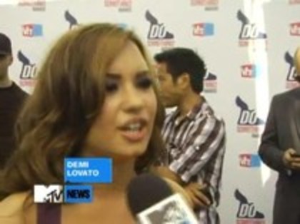 Vh1 Do Something Awards 2010-Red Carpet Interview (26)