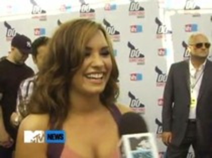 Vh1 Do Something Awards 2010-Red Carpet Interview (528) - Demilush - Vh1 Do Something Awards 2010 - Red Carpet Interview Part oo2