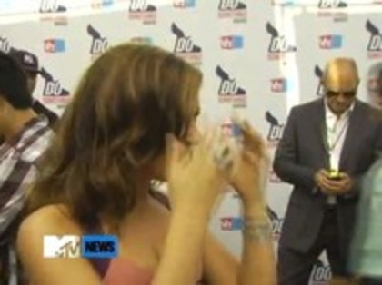Vh1 Do Something Awards 2010-Red Carpet Interview (1445) - Demilush - Vh1 Do Something Awards 2010 - Red Carpet Interview Part oo4