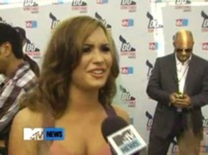 Vh1 Do Something Awards 2010-Red Carpet Interview (1447) - Demilush - Vh1 Do Something Awards 2010 - Red Carpet Interview Part oo4