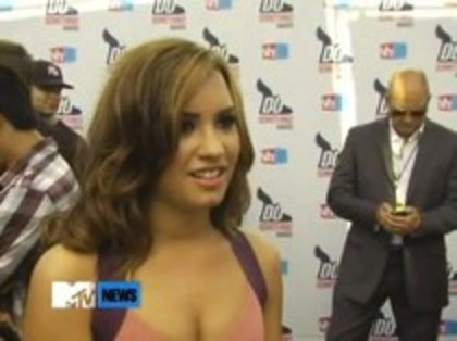 Vh1 Do Something Awards 2010-Red Carpet Interview (1454) - Demilush - Vh1 Do Something Awards 2010 - Red Carpet Interview Part oo4