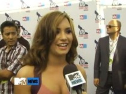 Vh1 Do Something Awards 2010-Red Carpet Interview (516) - Demilush - Vh1 Do Something Awards 2010 - Red Carpet Interview Part oo2