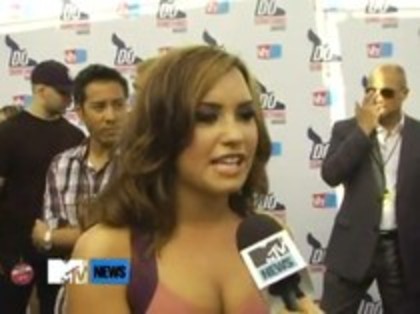 Vh1 Do Something Awards 2010-Red Carpet Interview (968)