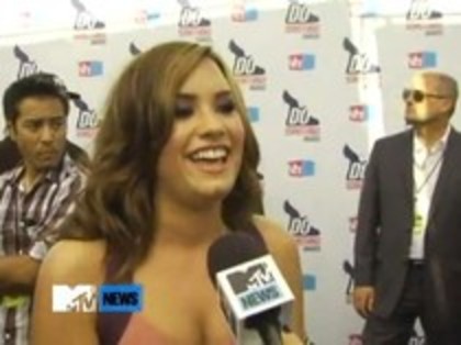 Vh1 Do Something Awards 2010-Red Carpet Interview (520)