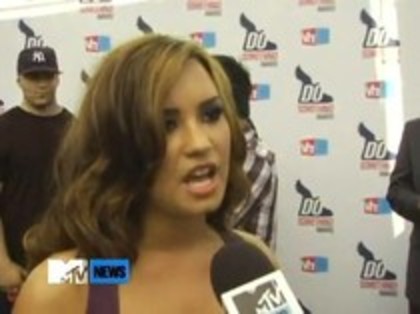 Vh1 Do Something Awards 2010-Red Carpet Interview (487) - Demilush - Vh1 Do Something Awards 2010 - Red Carpet Interview Part oo2