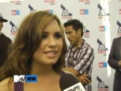 Vh1 Do Something Awards 2010-Red Carpet Interview (32)
