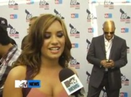 Vh1 Do Something Awards 2010-Red Carpet Interview (996) - Demilush - Vh1 Do Something Awards 2010 - Red Carpet Interview Part oo3