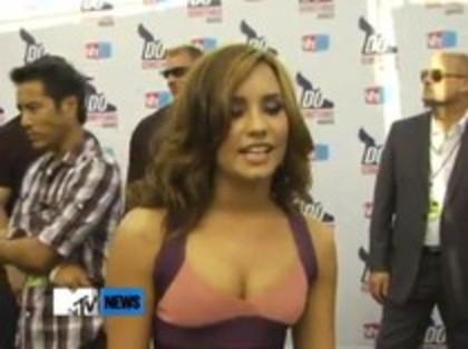 Vh1 Do Something Awards 2010-Red Carpet Interview (502)
