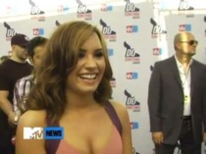 Vh1 Do Something Awards 2010-Red Carpet Interview (530) - Demilush - Vh1 Do Something Awards 2010 - Red Carpet Interview Part oo2