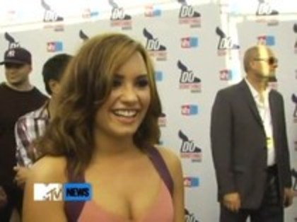 Vh1 Do Something Awards 2010-Red Carpet Interview (532) - Demilush - Vh1 Do Something Awards 2010 - Red Carpet Interview Part oo2